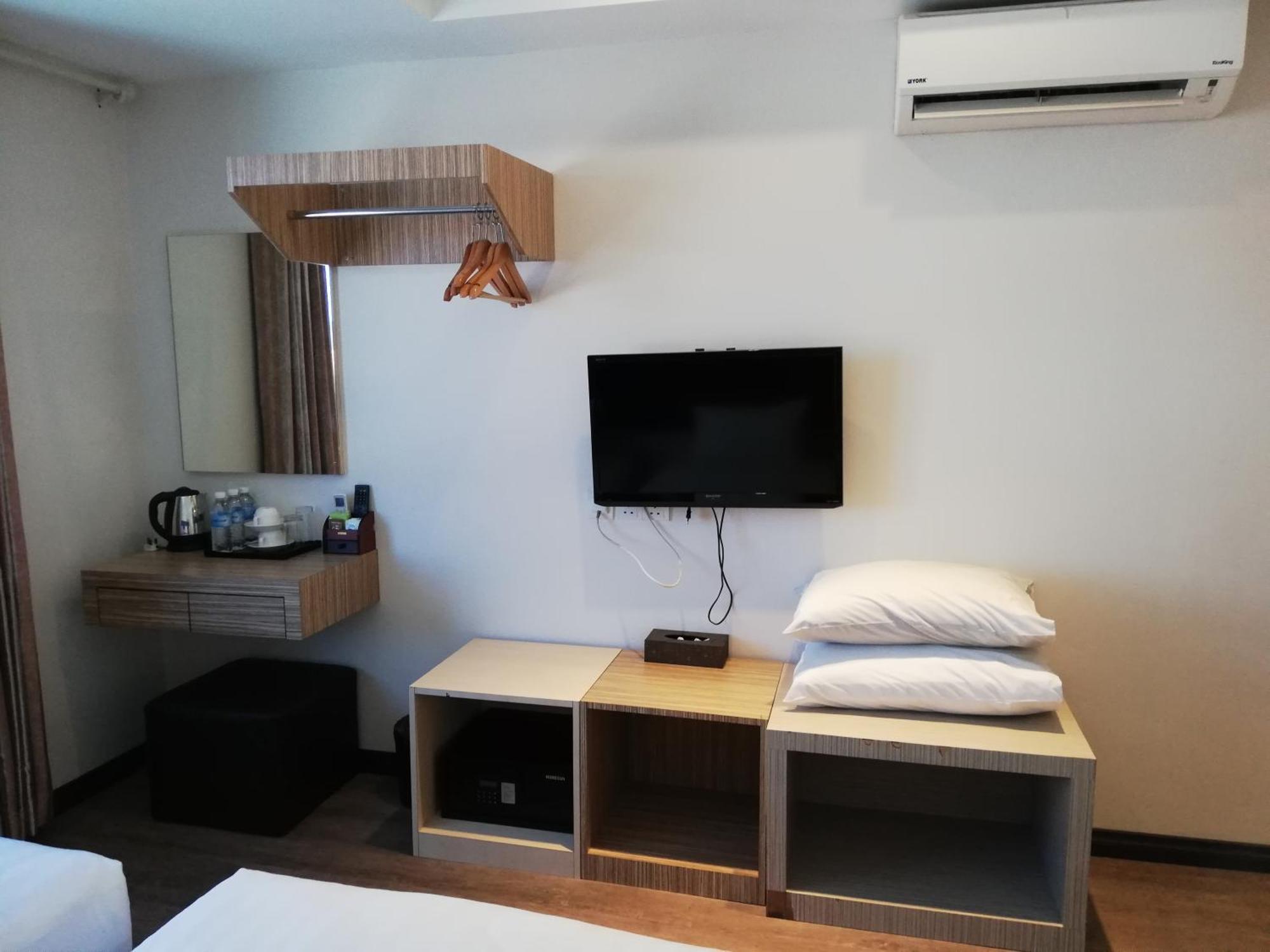 Ease Hotel Kota Kinabalu Exterior foto
